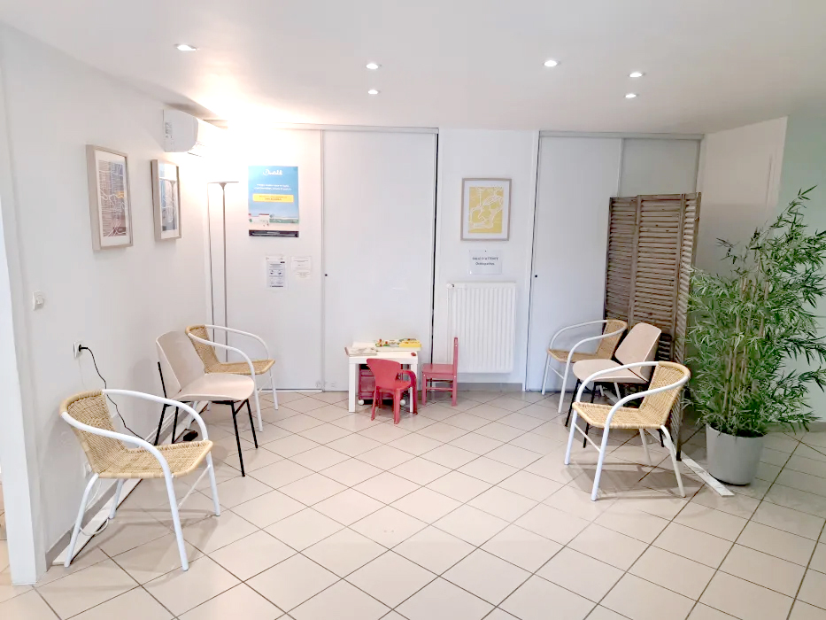 Centre ostéopathie de la Côte Saint-André salle attente